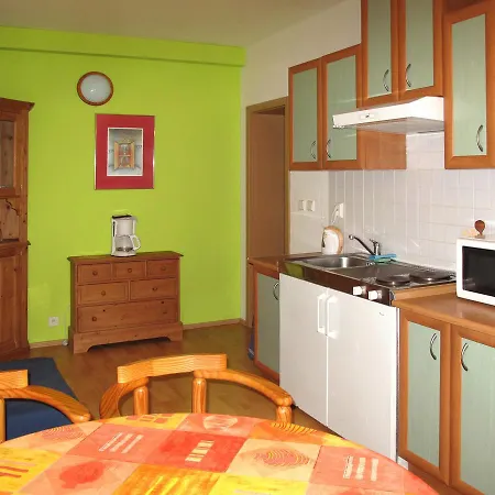 Novakova 126w Apartman *